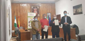 Entrega de diplomas del curso Elaboración de productos a raíz del aceite de oliva Ed. 6 en Mengíbar