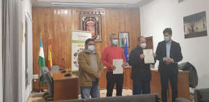 Entrega de diplomas del curso Elaboración de productos a raíz del aceite de oliva Ed. 6 en Mengíbar